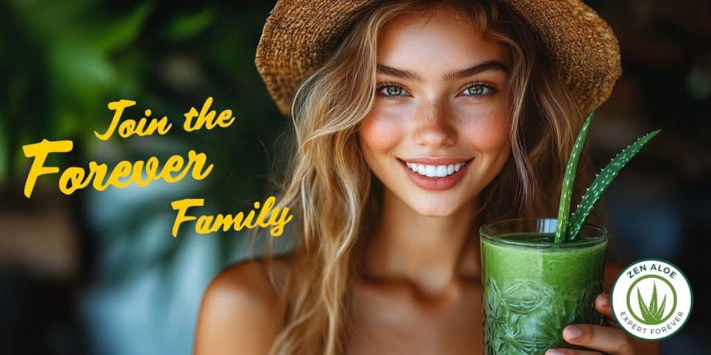 jeune femme souriante qui tient un smoothie vert